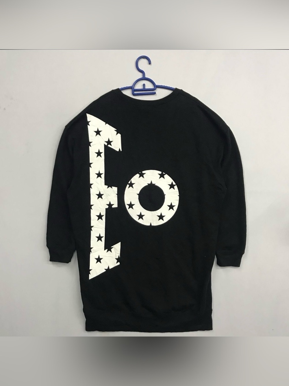 Crown Oversized Sweatshirt - Large 
- Black White ‘ROCK' Star Print